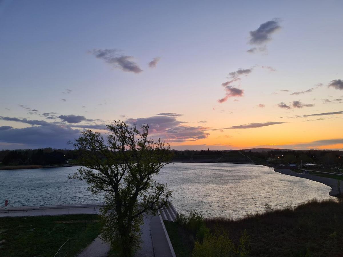 Lakeside Provence - Appartement 4 Etoiles Face Au Lac De מונטה מראה חיצוני תמונה